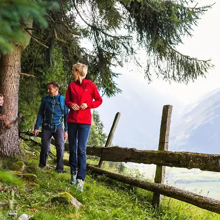 In Bramberg With Mountain Views * ブラームベルク・アム・ヴィルトコーゲル