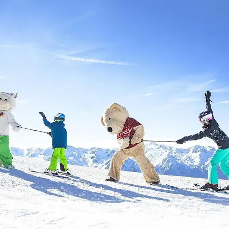 In Bramberg With Mountain Views * ブラームベルク・アム・ヴィルトコーゲル